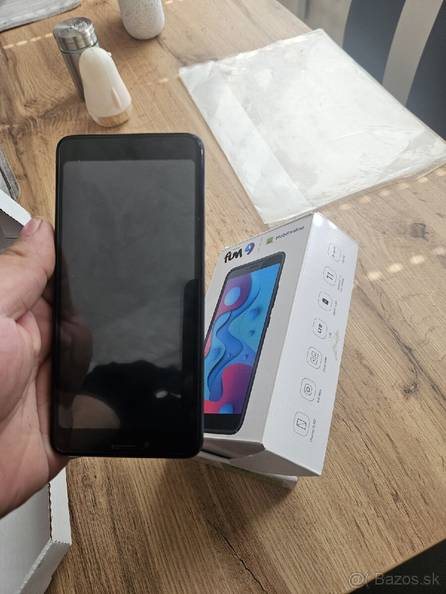 Predám úplne nový mobilný telefón
