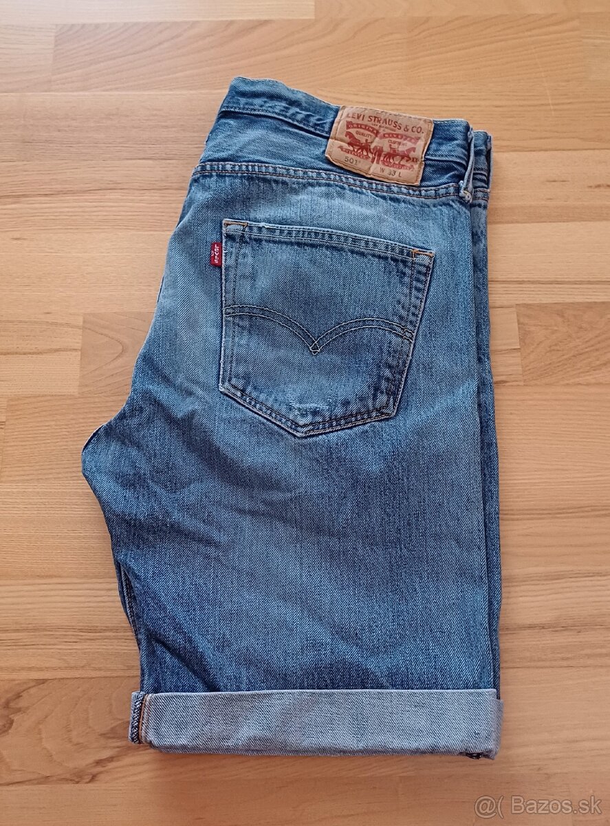 Levis modré