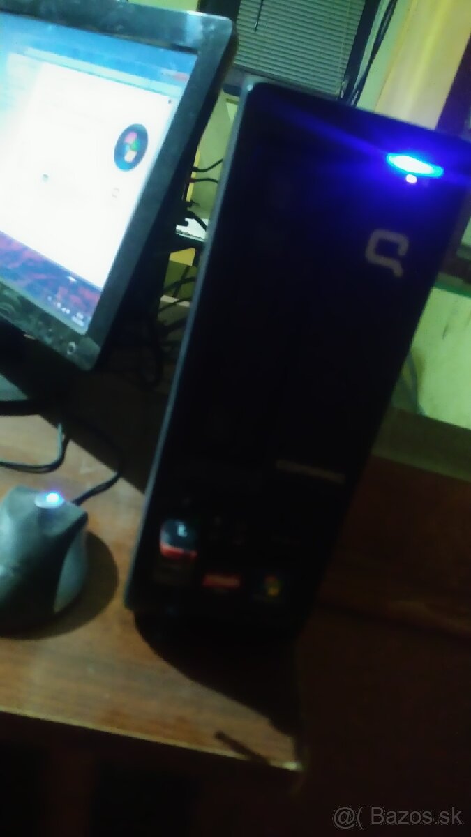 Compaq CQ1100 stolný pc malý