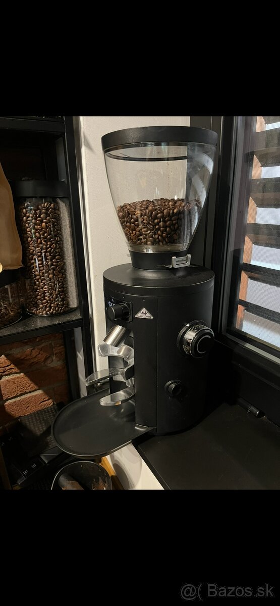 Mlynček na kávu Mahlkönig