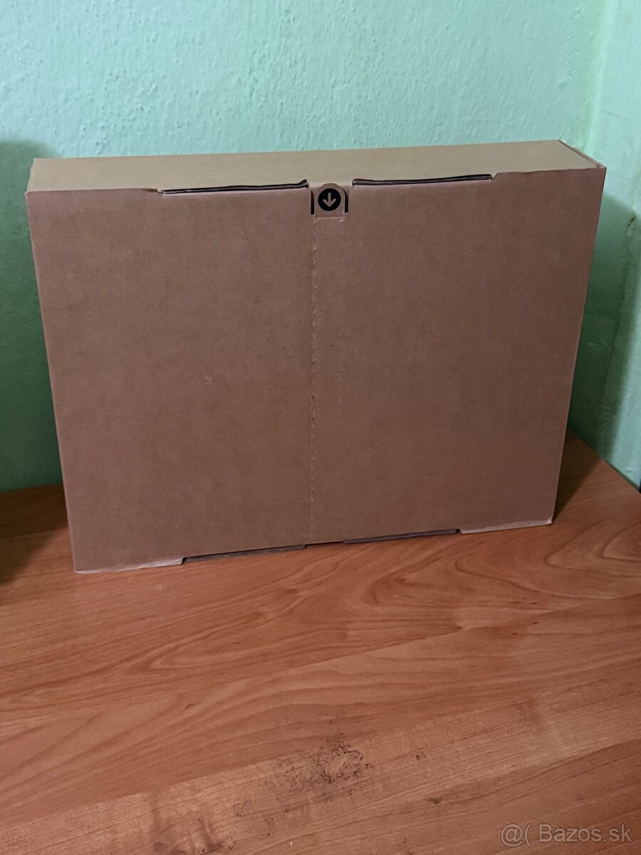 PREDANÉ Predám MacBook Air 13" Apple M2 256GB Polnočný SK