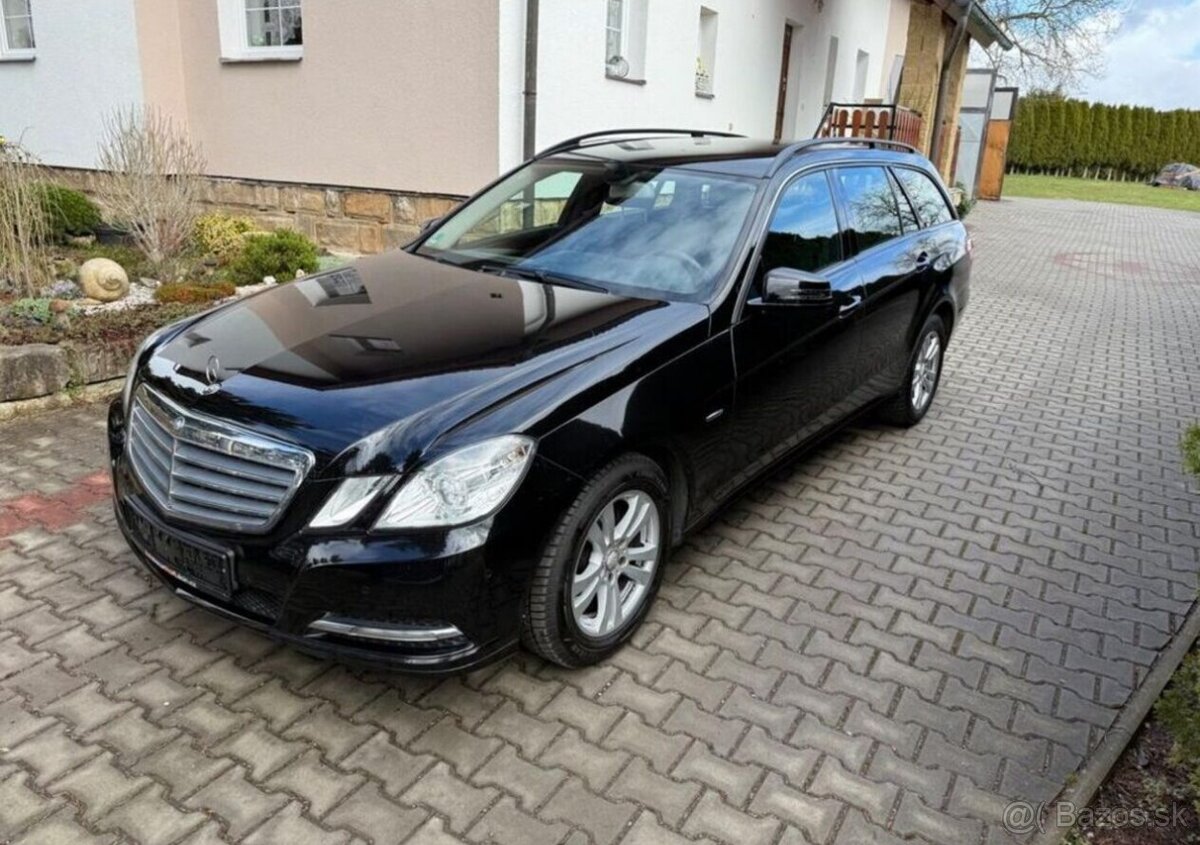 Mercedes-Benz Třídy E E 200/ 1,8i , Tažné , combi benzín