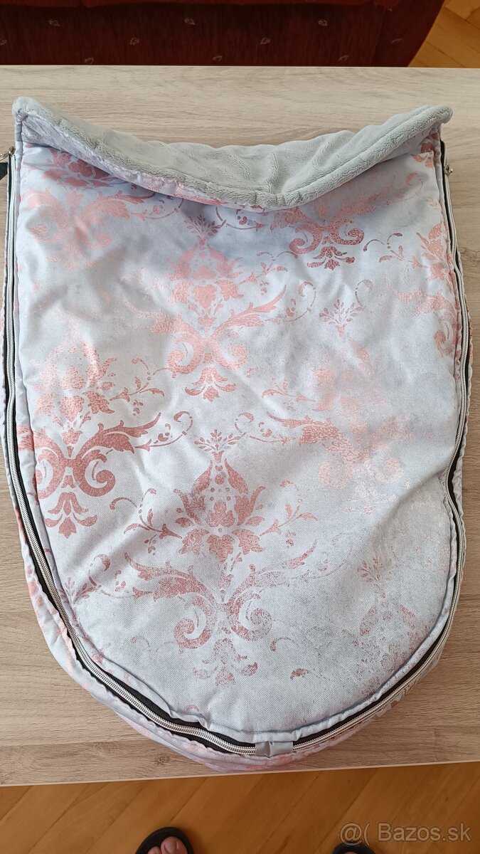 Nánožník na športovy kocik