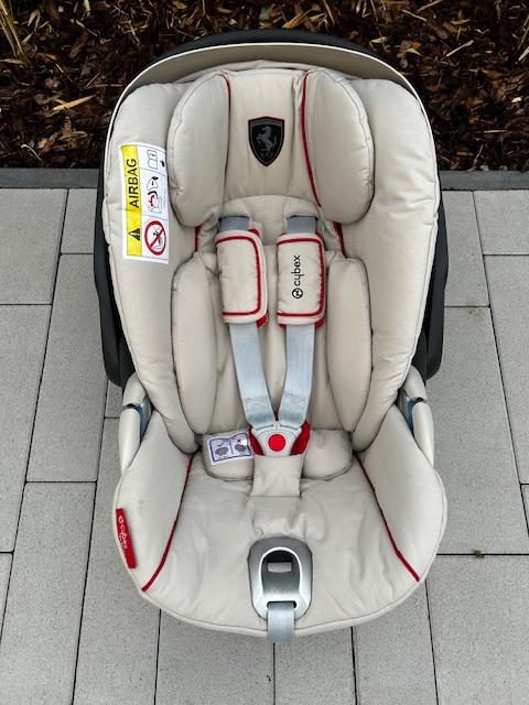 Cybex Cloud Z I-Size FERRARI
