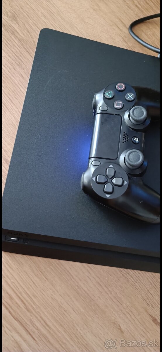 PS4 slim
