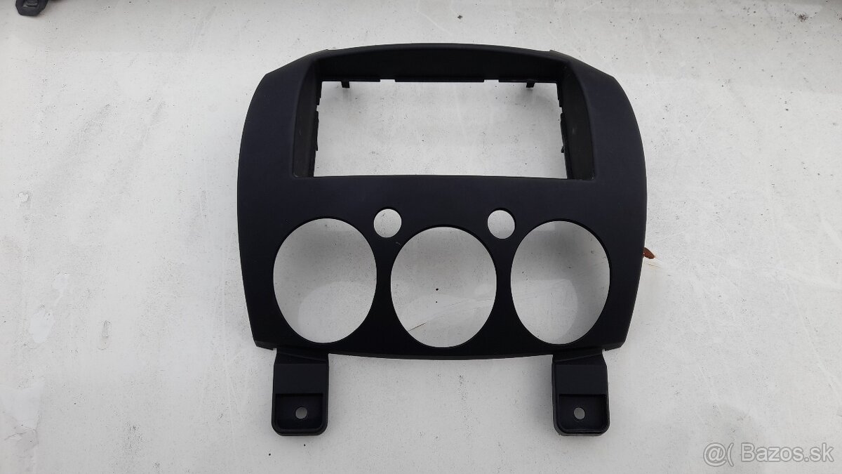 2din rámik stredového panela - MAZDA 2