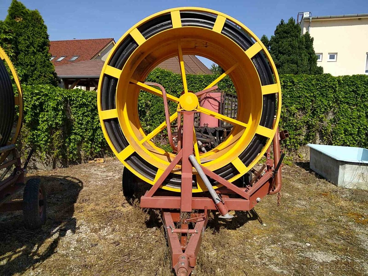 Pásový zavlažovač