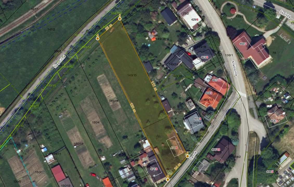 Pekný - veľký pozemok so starším domom - Podhájska 2608 m2