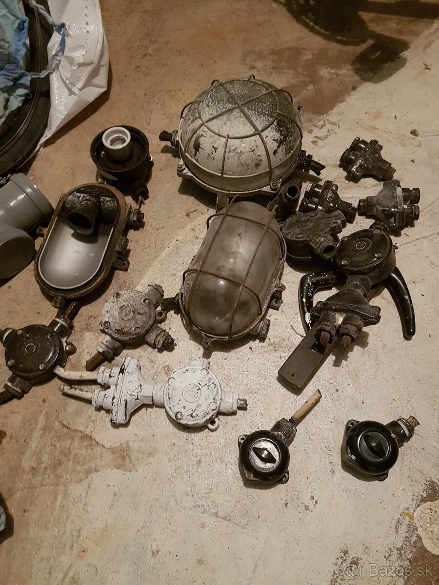 predam rozne bakelitove predmety