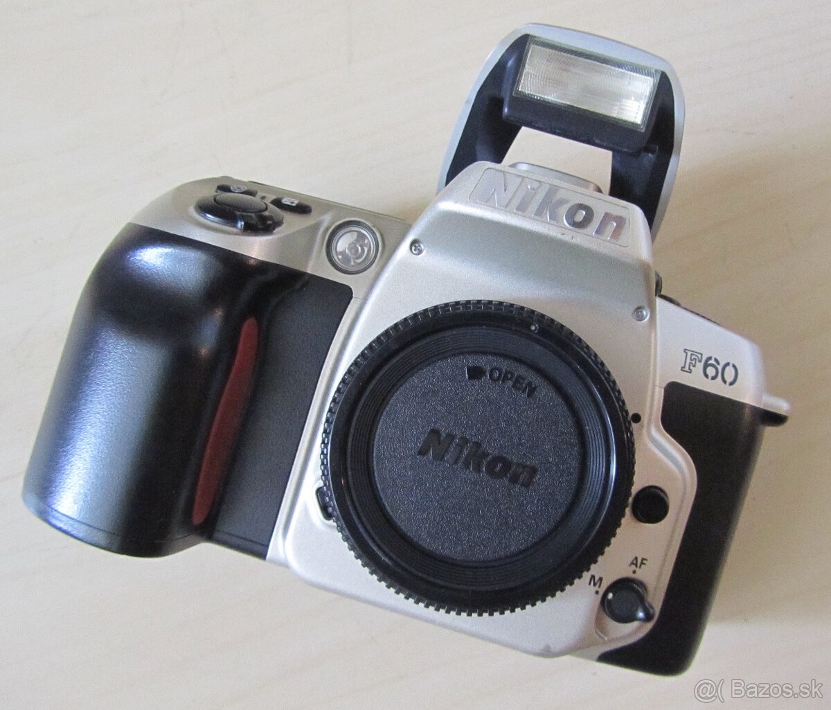 Nikon F60 AF semi-pro zrcadlovka kinofilm- TOP stav