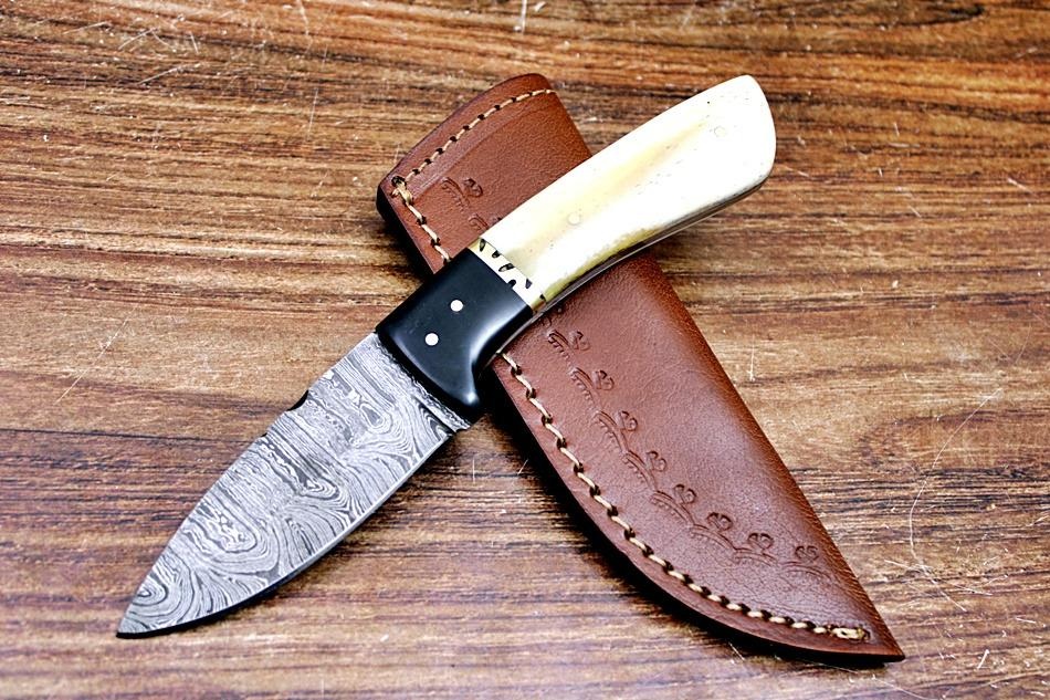 105/ Damaškový poľovný nôž