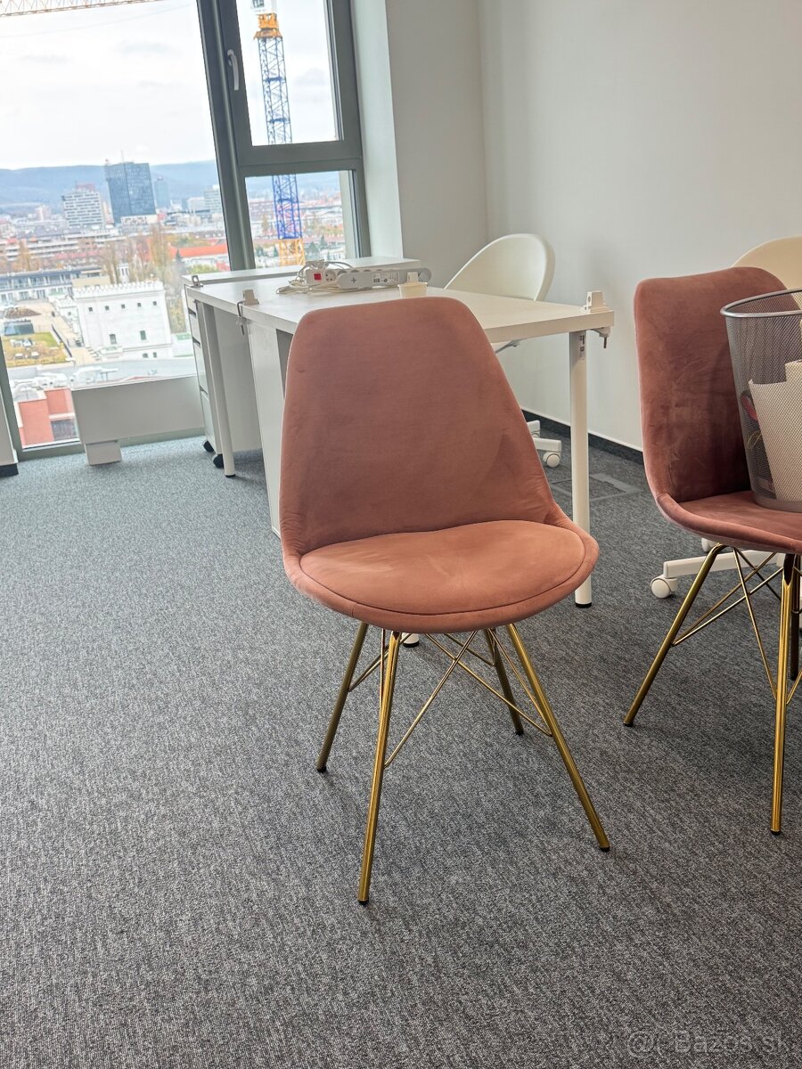 na predaj dve stoličky