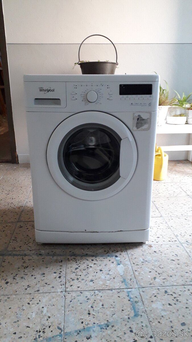 Pračka whirlpool