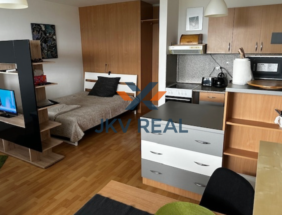 JKVreal ponúka na predaj jednoizbový byt s parkovacím státím
