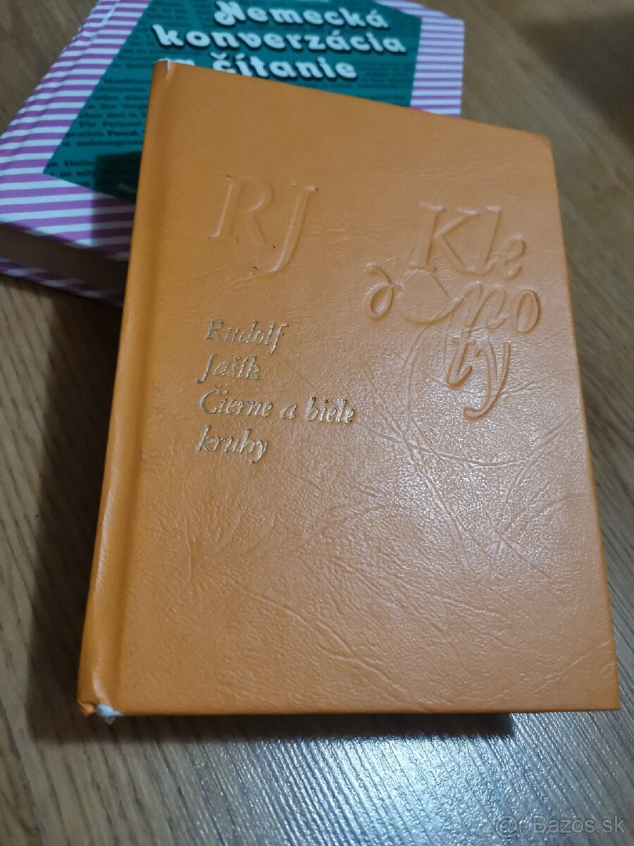 Kniha 1983