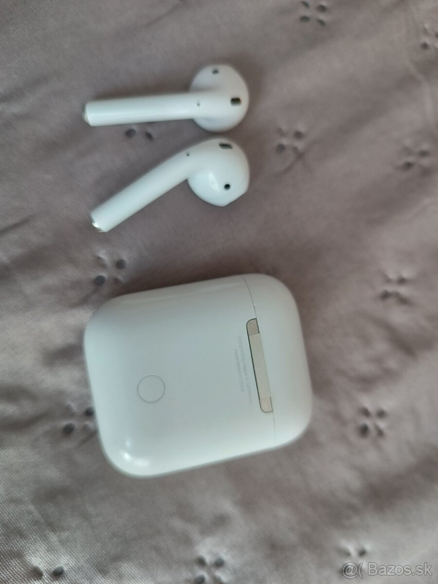Apple AirPods 1 – funkčné a používané, všetko funguje bez pr