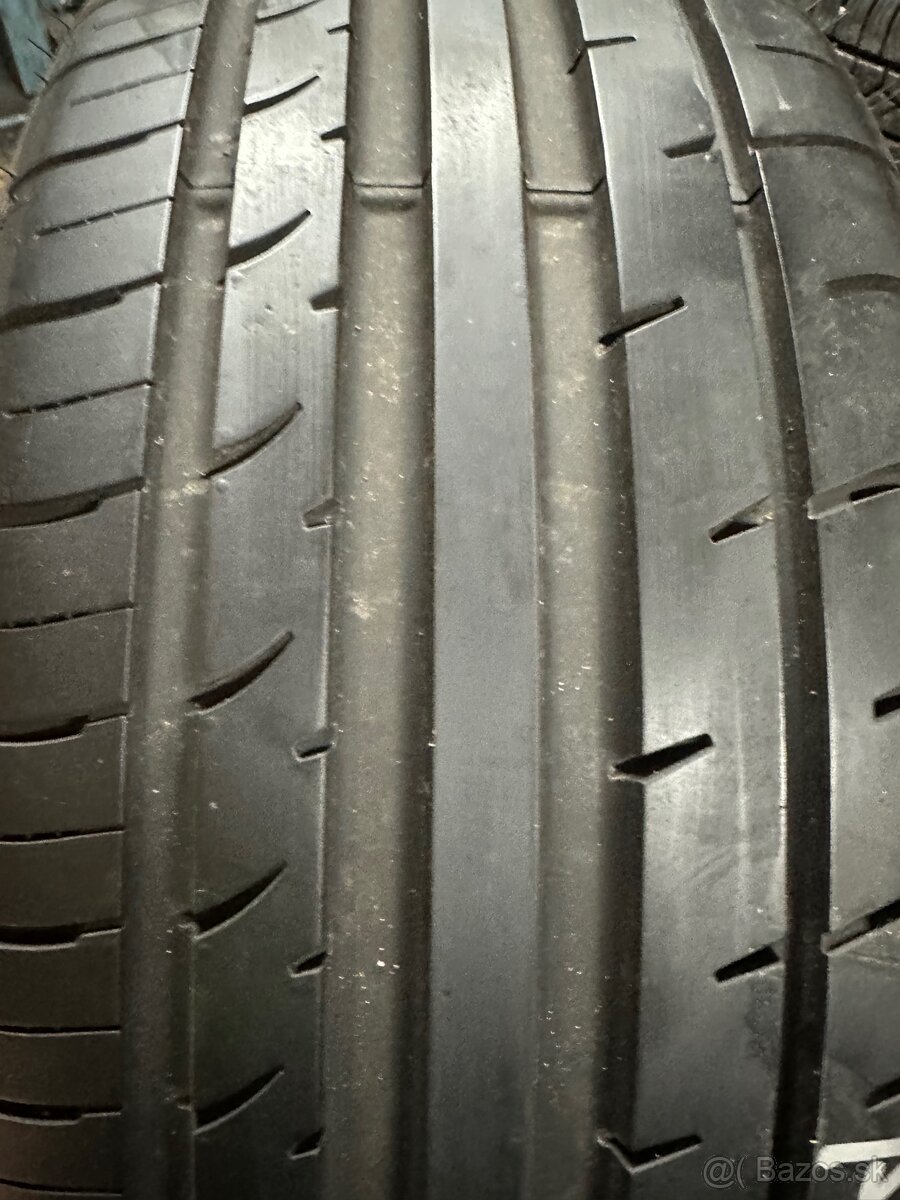 Predám letné pneu 215/50R18 Falken