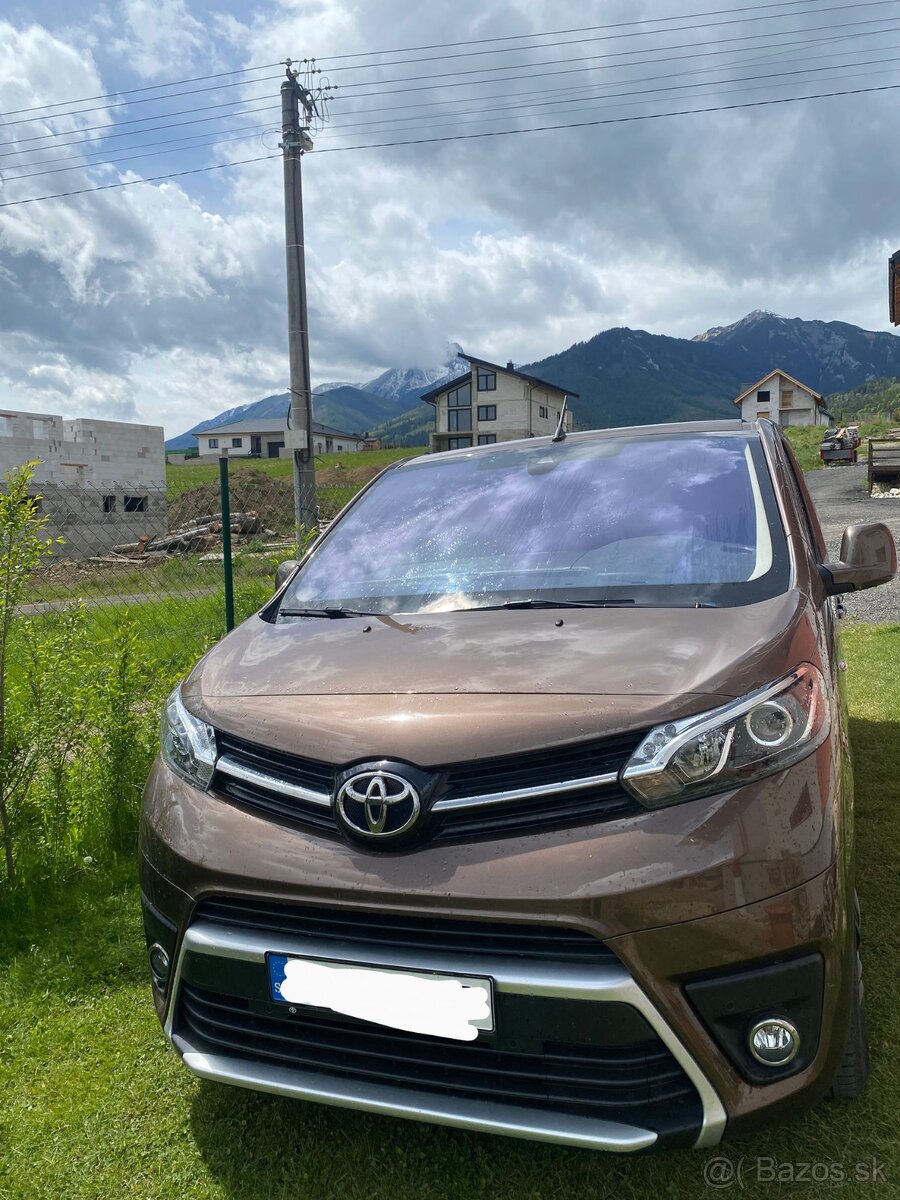 Toyota proace verso family