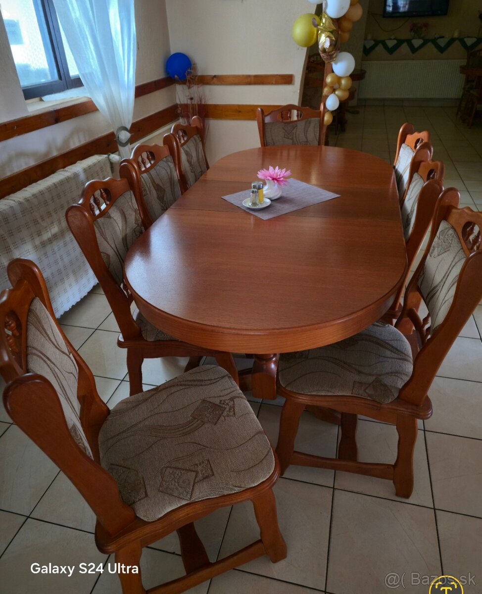 Jedálenský stôl plus stoličky