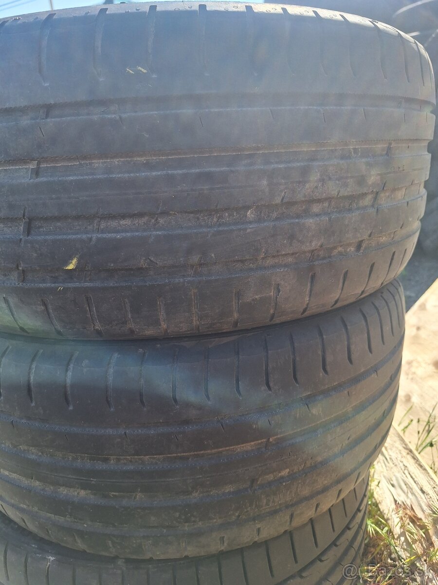 Nokian 225/40r18