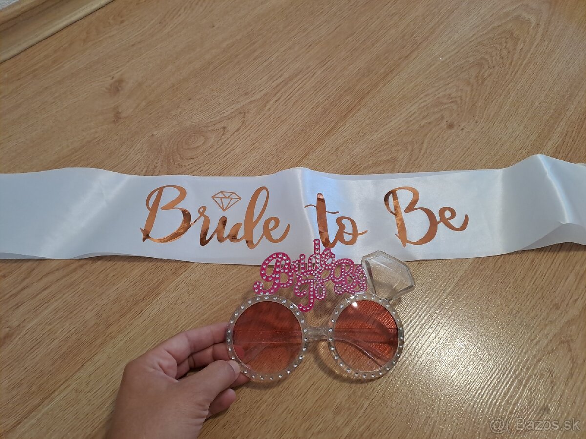 Šerpa a okuliare Bride to be