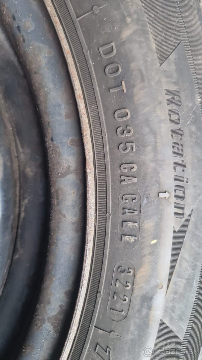 Predam ZIMNE penumatiky na disku 185 60 R15