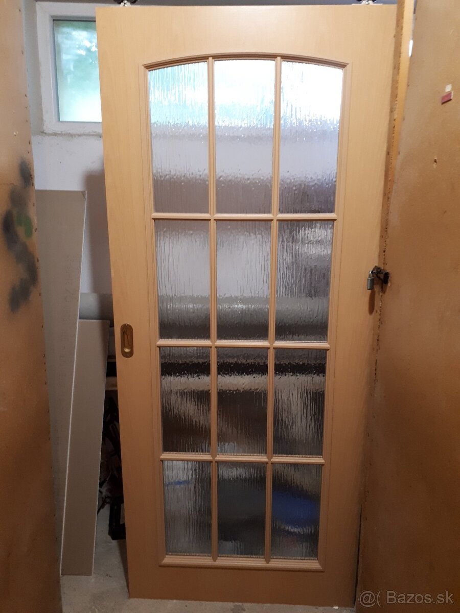 Posuvné dvere s kovaním