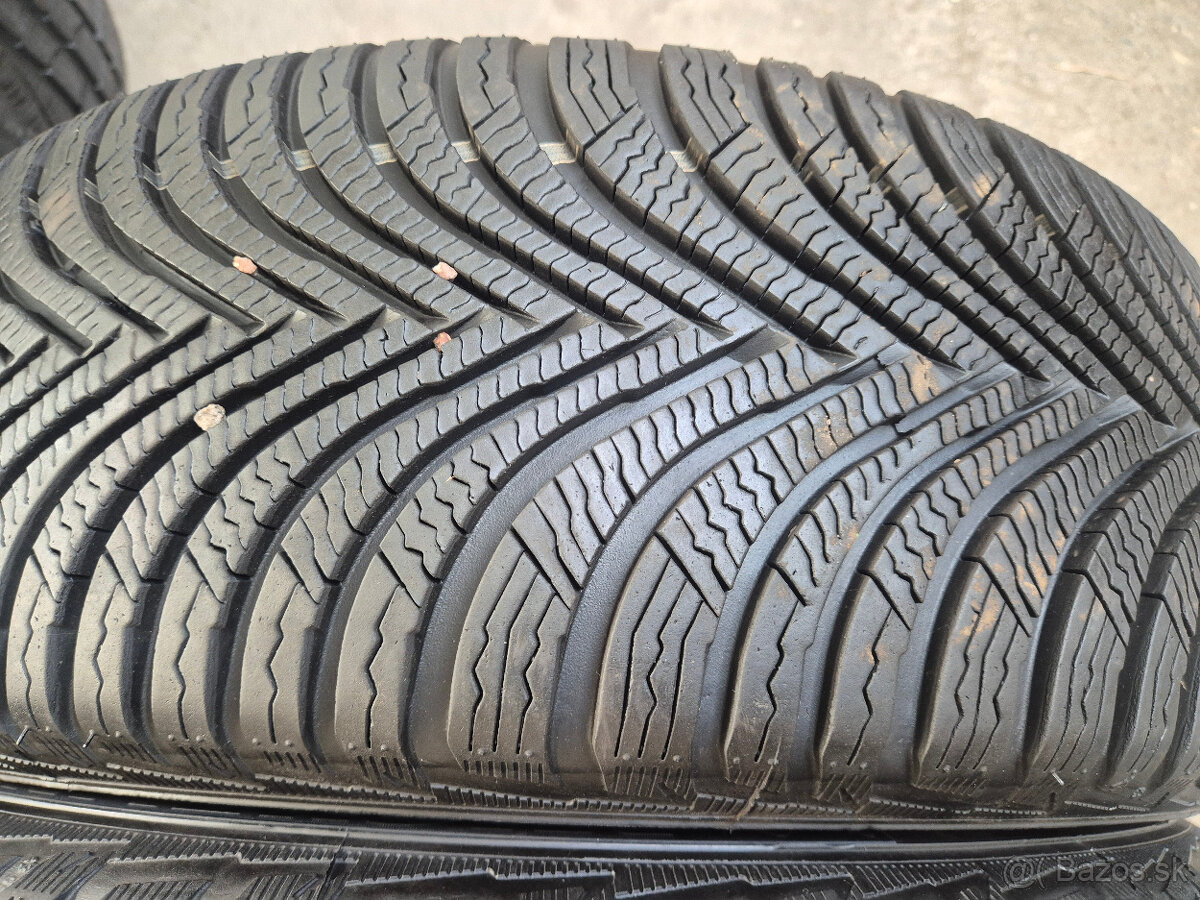 205/50 r17 zimné 4ks MICHELIN dezén 7,6 - 5,8 mm
