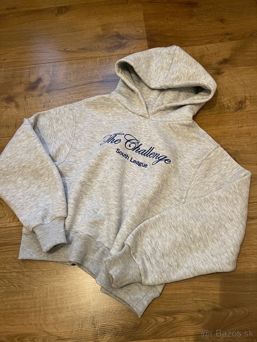 Sivá mikina s kapucňou