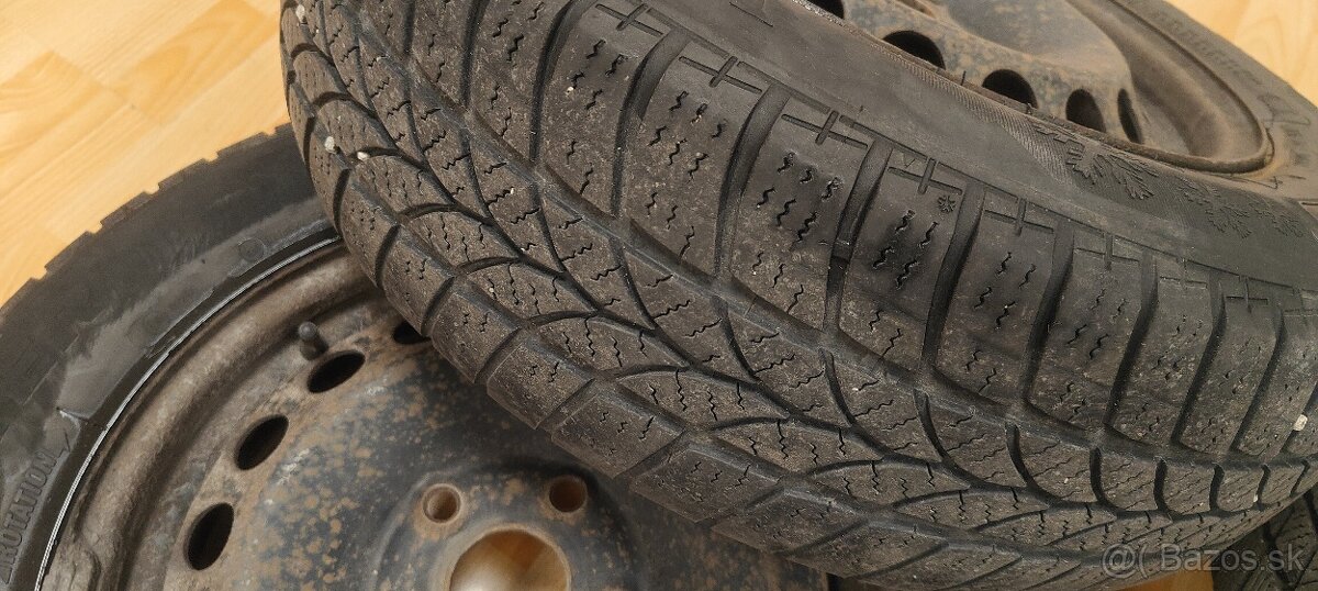 Predám 4 zimné pneumatiky s diskami Škoda octavia 2