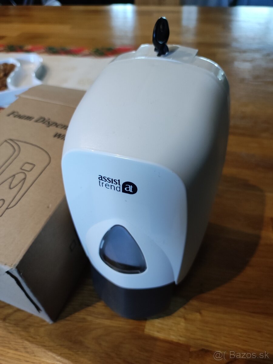 Dávkovač na tekuté mydlo