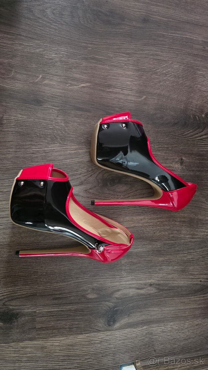 Lakované lodičky z otvorenou špičkou 38