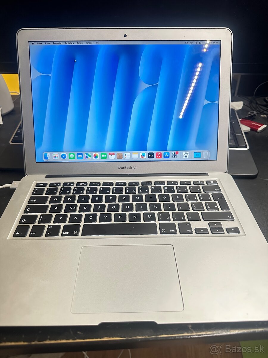 MacBook Air 13” (2017) – i5 / 8GB RAM / 128GB – pekný stav