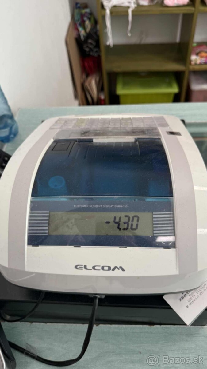 Predám zariadenie z predajní.