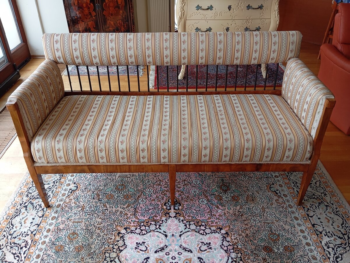 AKCIA ✨Vzácna Biedermeier lavica z r. 1830✨