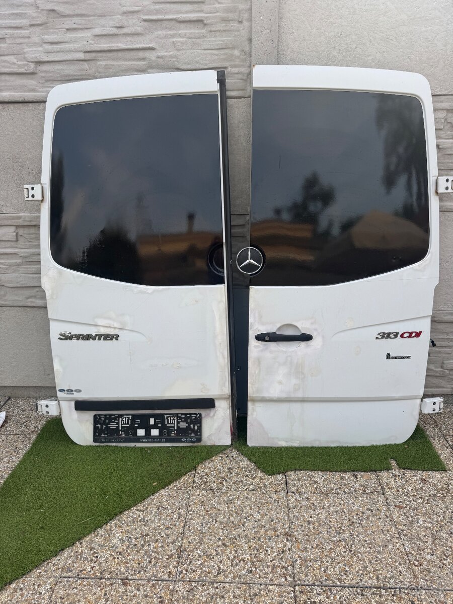 Predam zadne dvere mercedes sprinter w906