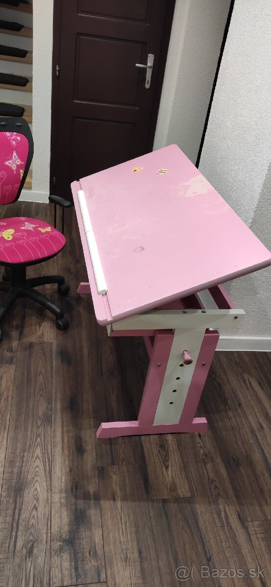 Rastúci písací stôl+ stolička grátis