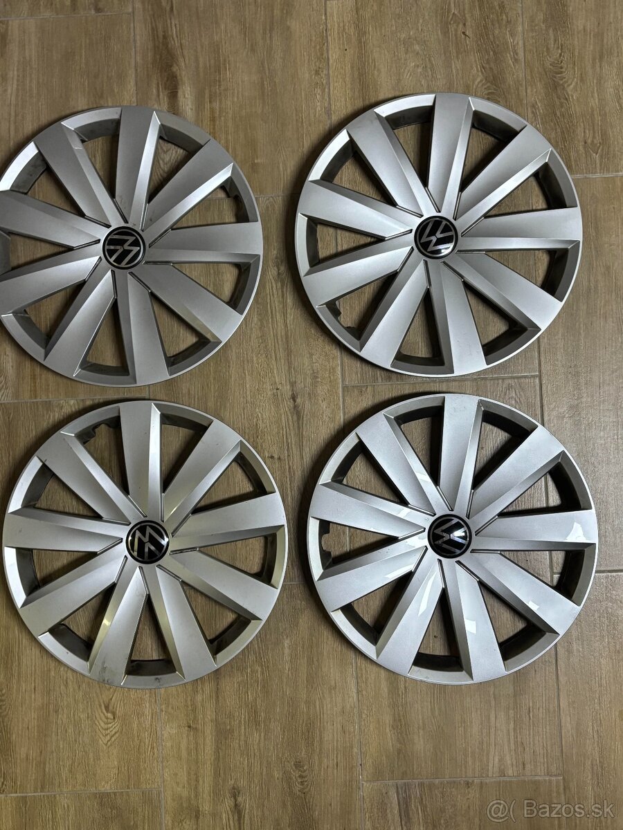 Puklice na VW Passat R16