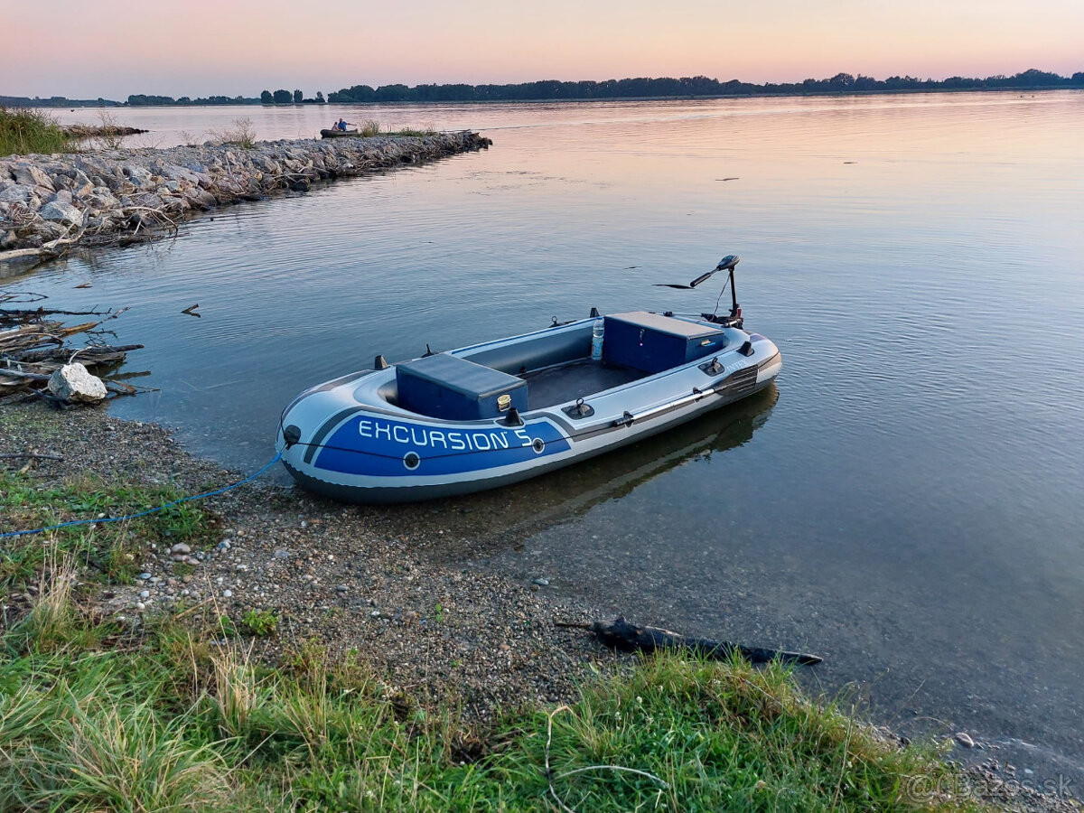 Nafukovací čln intex Excursion 5