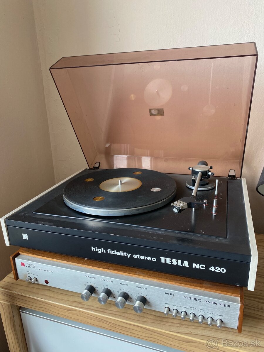 Gramofon TESLA NC420 +ZOSILOVAČ
