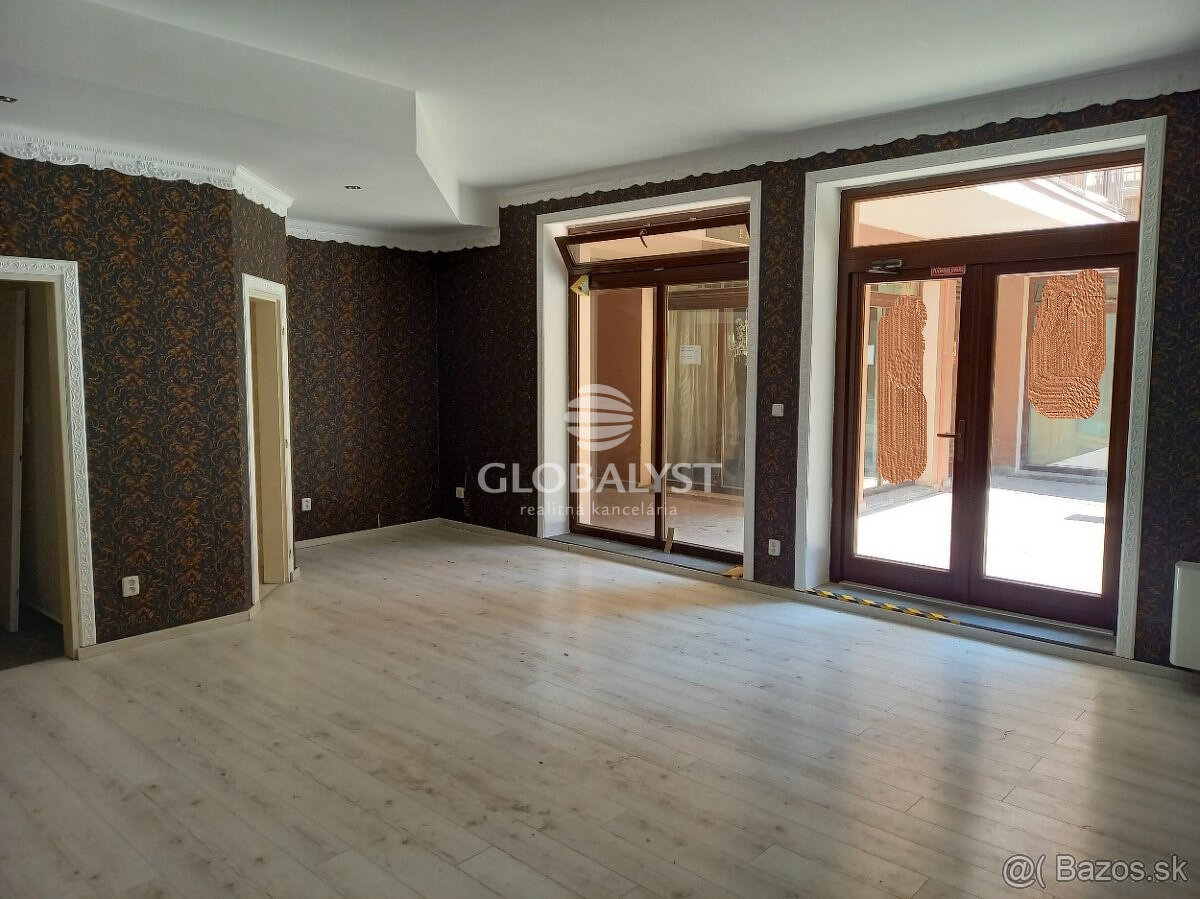 Štýlová obchodná prevádzka s výmerou : 37 m2- v centre, neďa