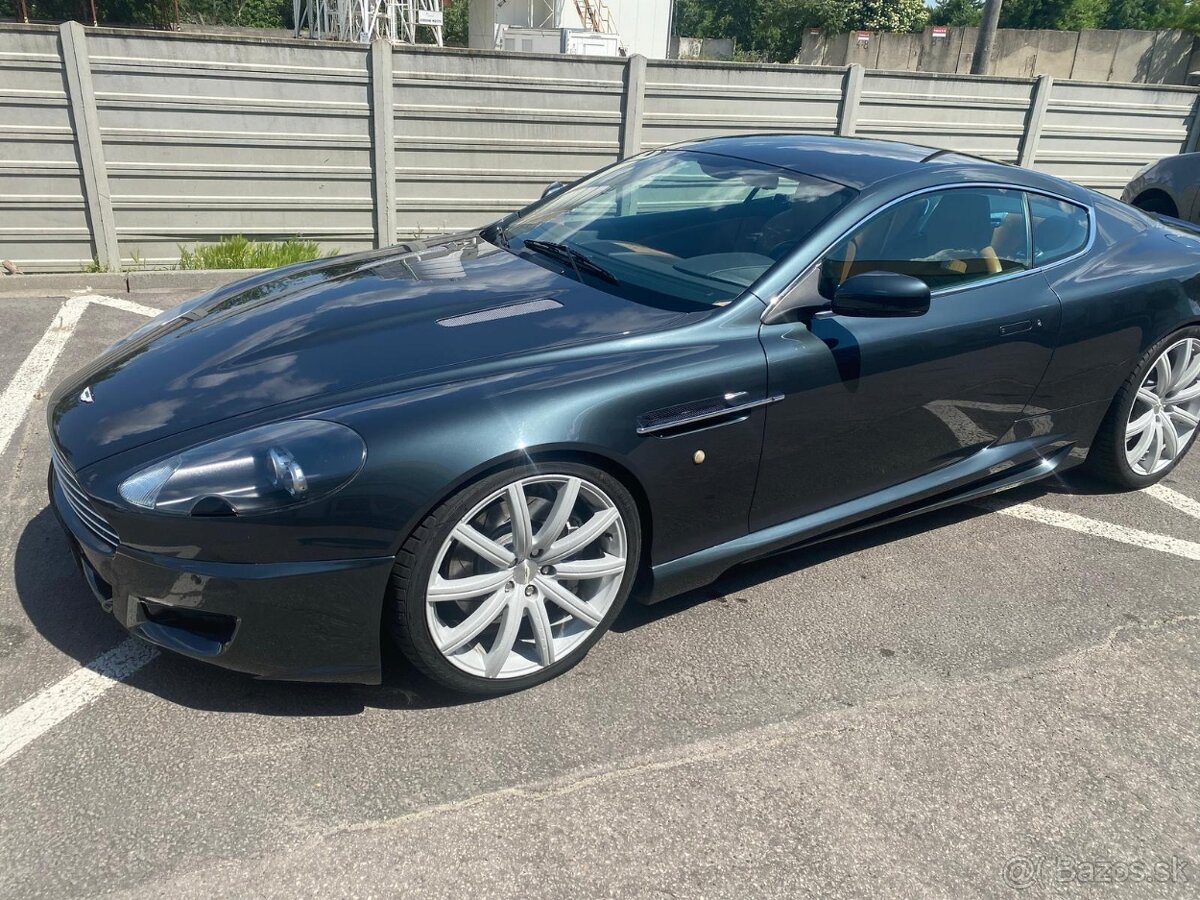 Aston Martin DB9