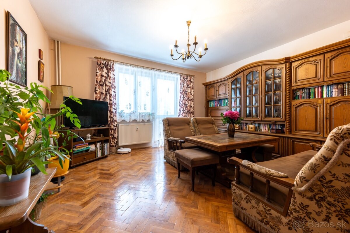 Priestranný 4-izb. byt s garážou a 4 balkónmi, Stará Turá