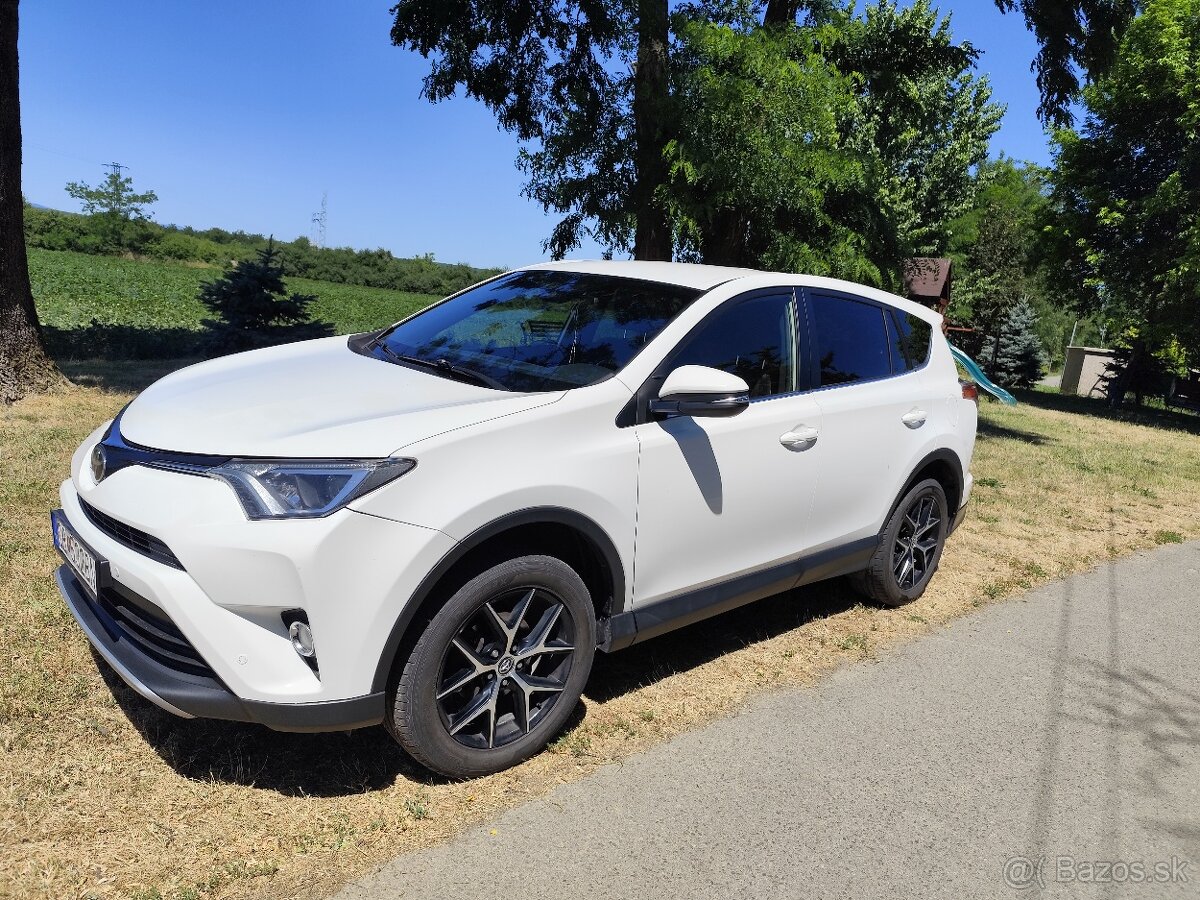 Toyota RAV4 2.0 diesel ročník 2017