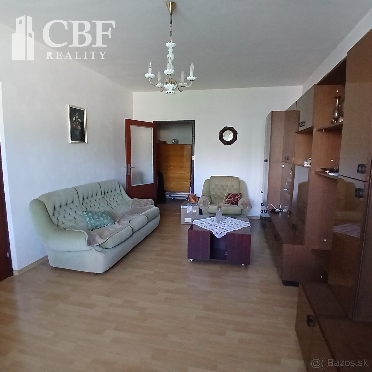 NA PREDAJ Priestranný 3-izbový byt s balkónom,blízko centra