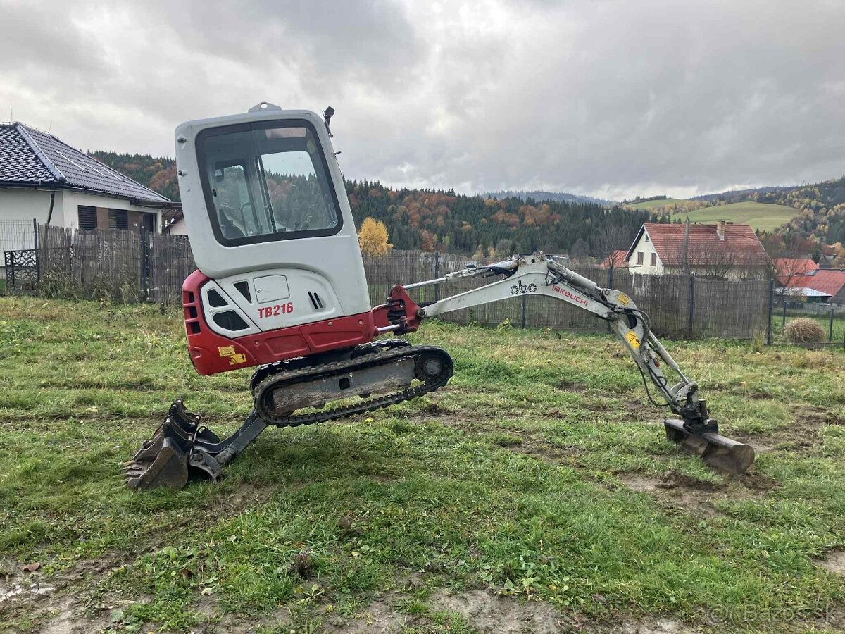 Takeuchi TB216 V4 najvyššia výbava naklapacia hlavica