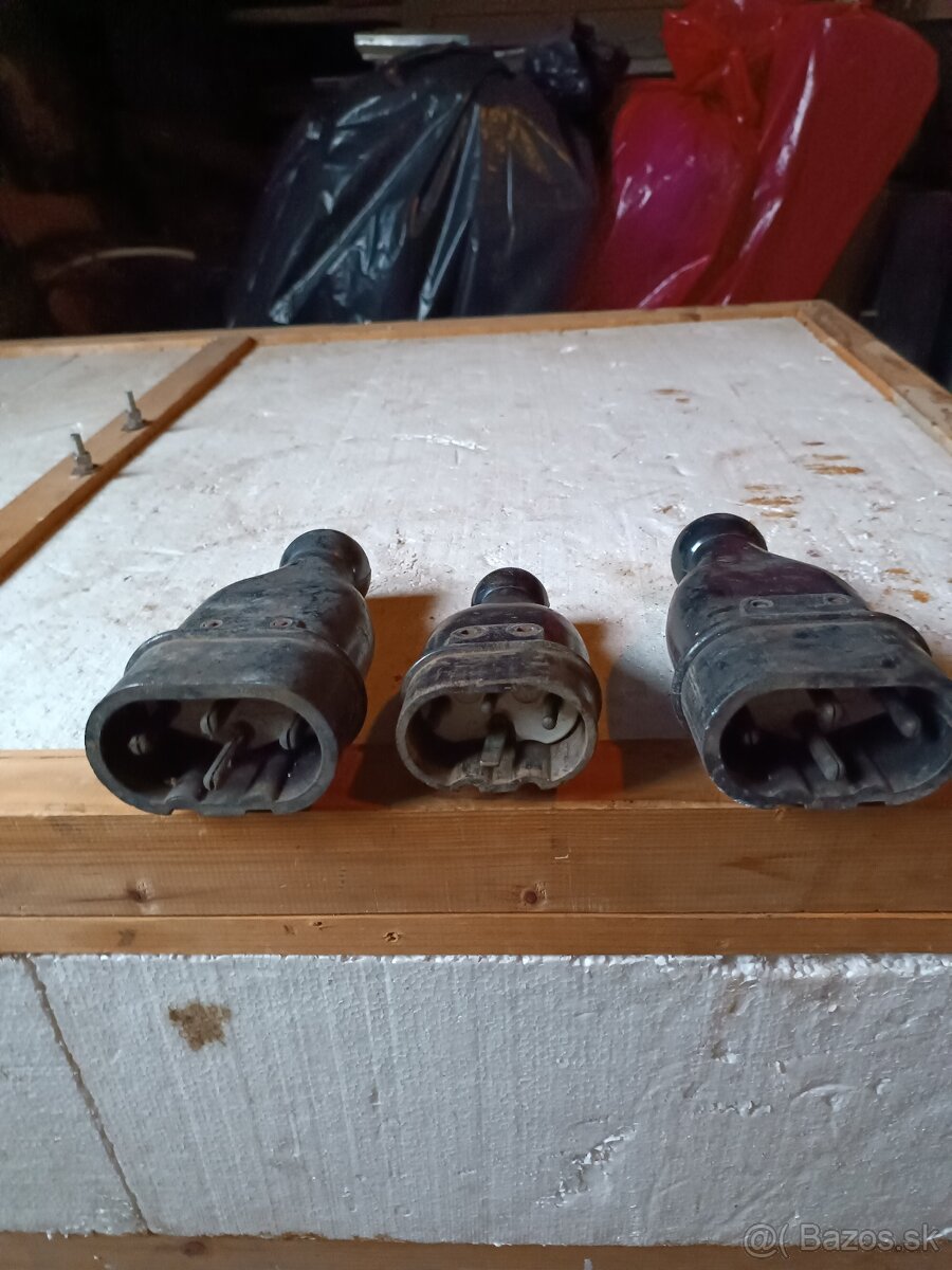 Staré bakelitove zastrcky