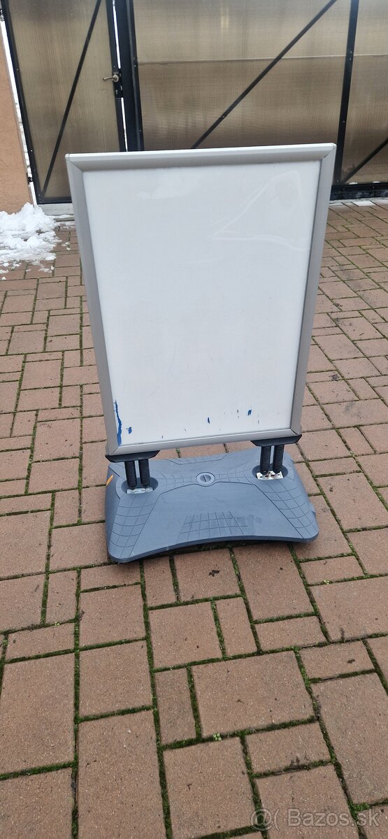 Reklamná tabula formátu A1 s pruzinou.