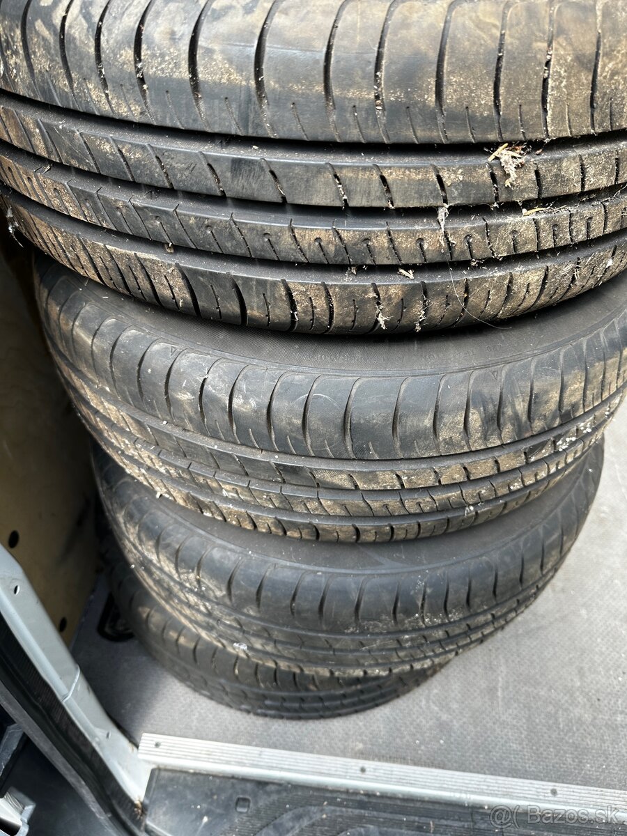 Letné pneu na diskoch