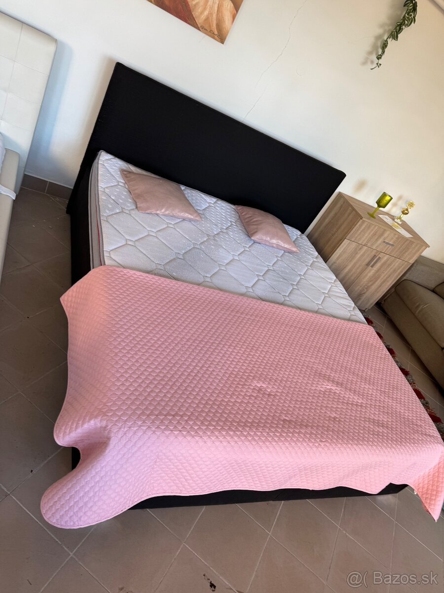 Manželská posteľ 180×200 cm – TOP stav – 250 €